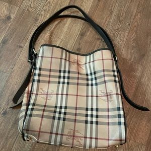 Burberry purse